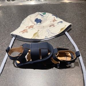 Baby Shoes plus hats